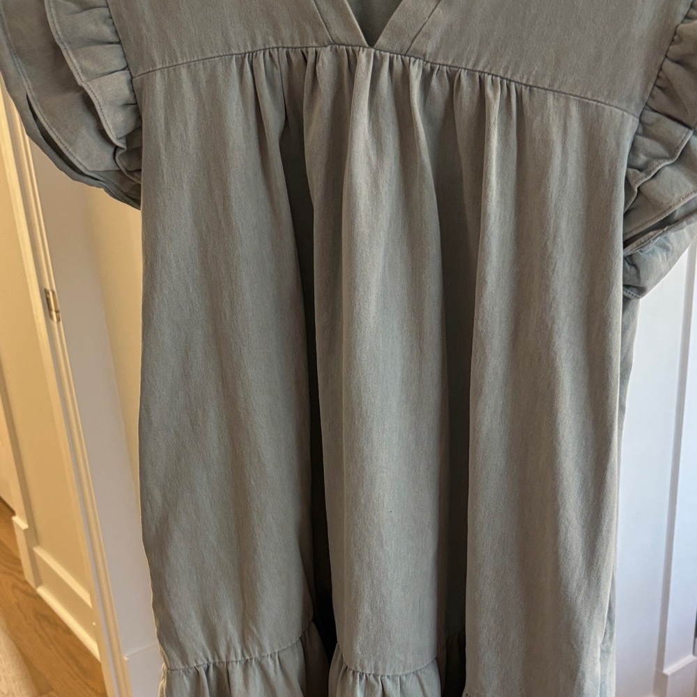 She + Sky  V-Neck Top - Picture 2 of 6